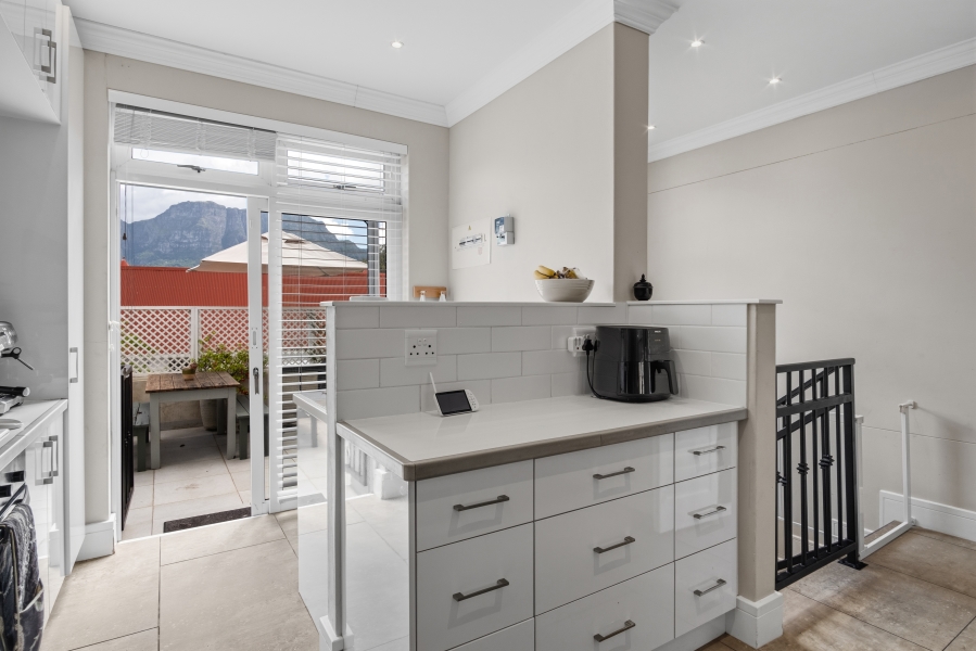 2 Bedroom Property for Sale in Wynberg Upper Western Cape